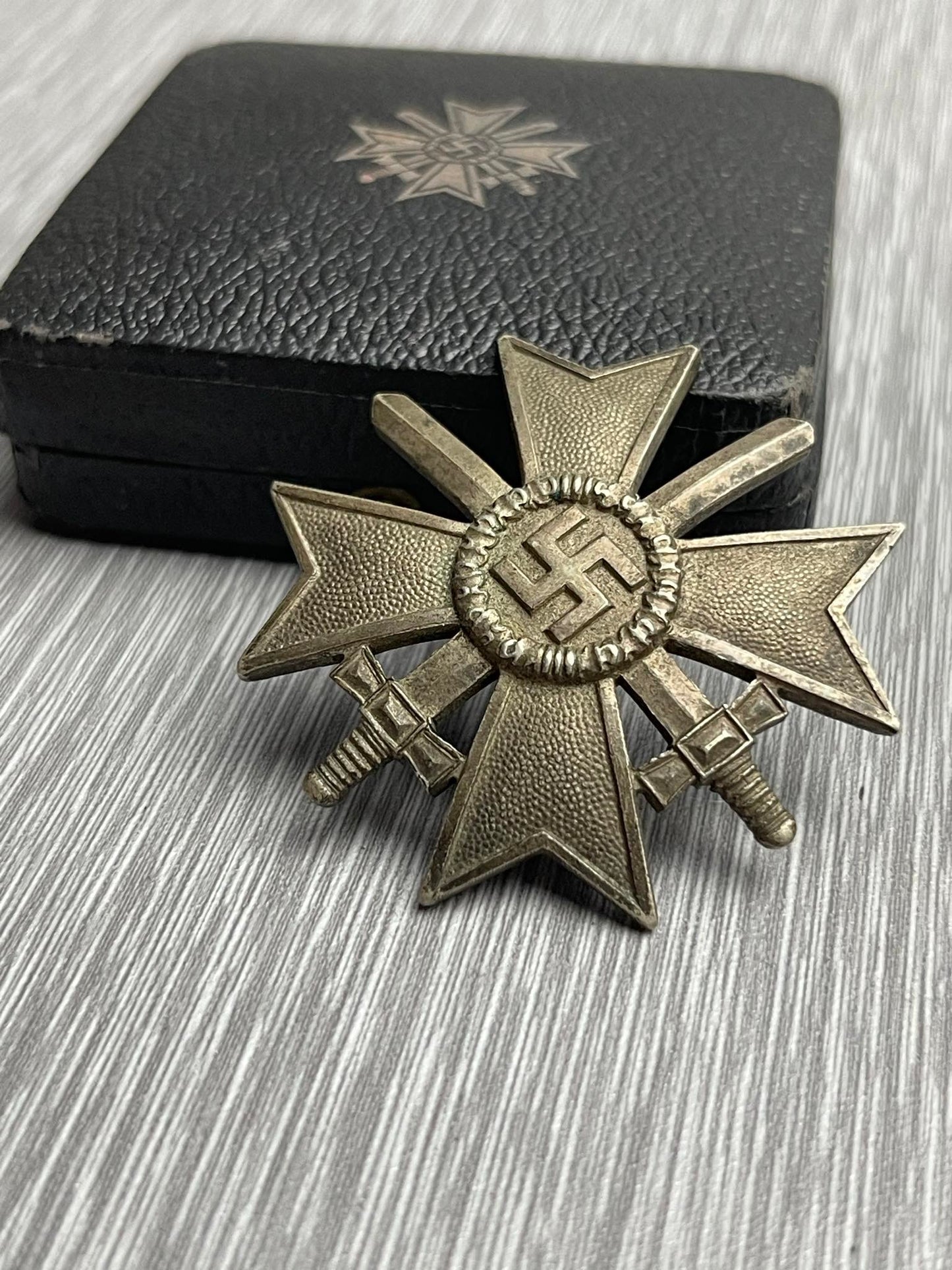 GERMAN WW2 CASED WAR MERIT CROSS FIRST CLASS WITH SWORDS BY DESCHLER