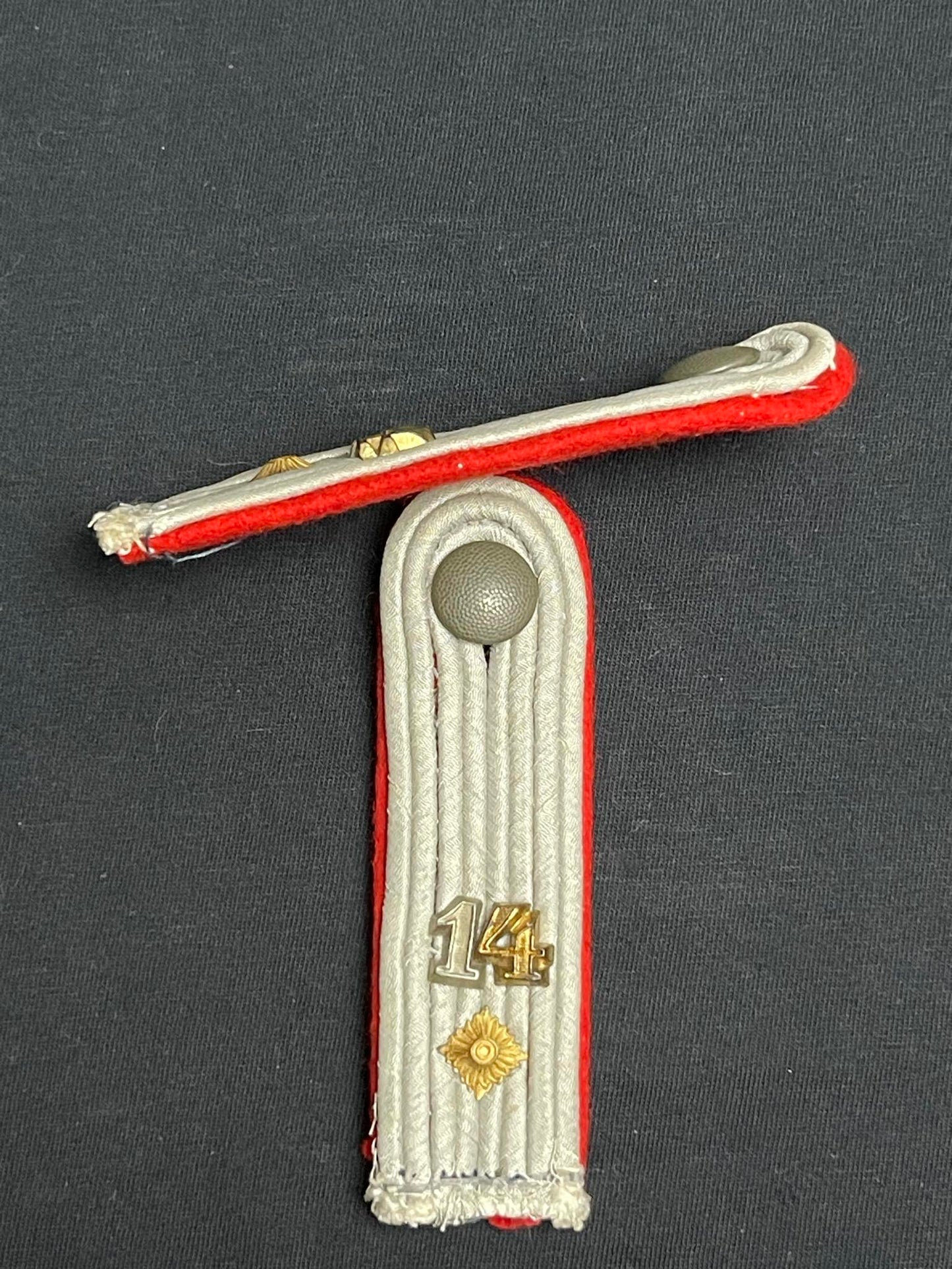 GERMAN WW2 HEER 14TH ARTILLERY REGIMENT OFFICER'S MATCHING SHOULDER BOARDS MINT