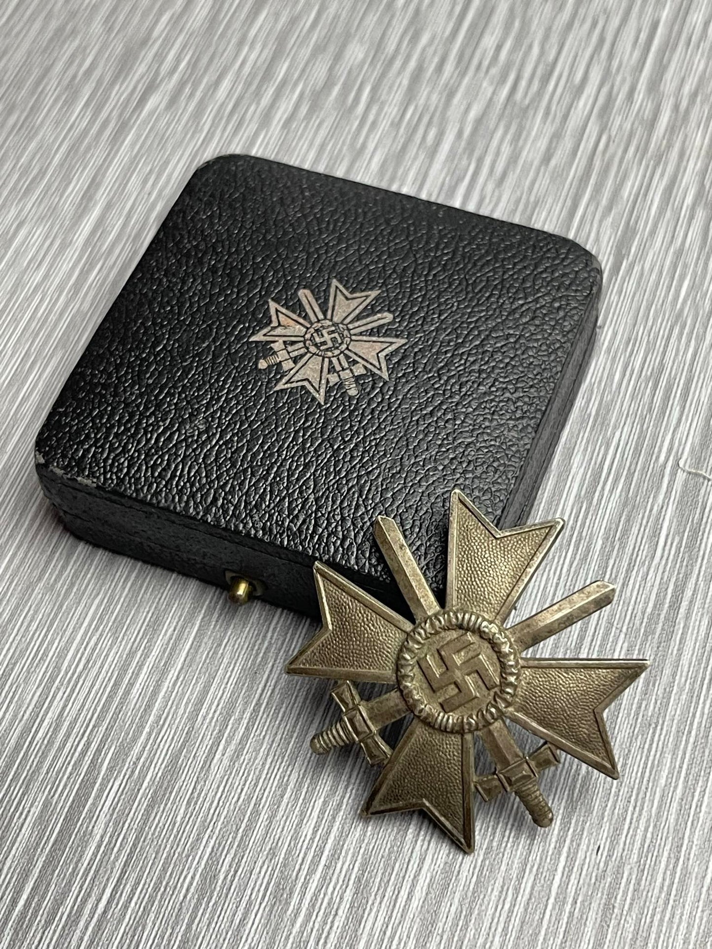 GERMAN WW2 CASED WAR MERIT CROSS FIRST CLASS WITH SWORDS BY DESCHLER