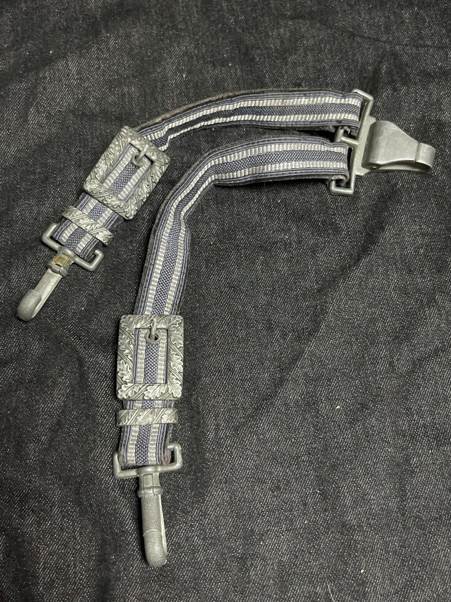 GERMAN WW2 LUFTWAFFE 2ND MODEL DAGGER HANGERS
