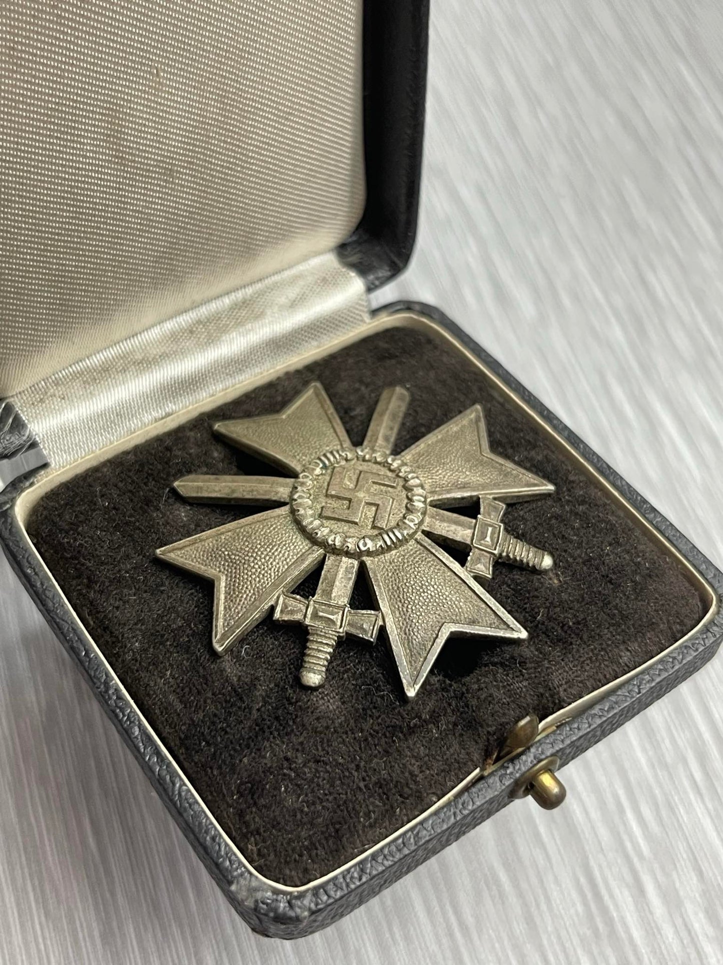GERMAN WW2 CASED WAR MERIT CROSS FIRST CLASS WITH SWORDS BY DESCHLER
