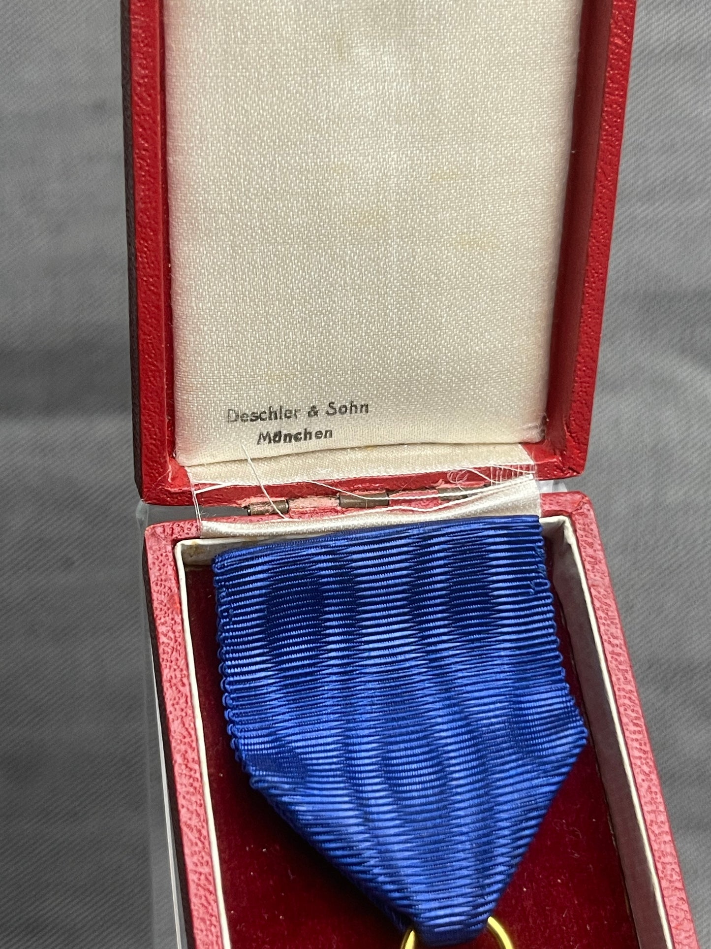 GERMAN WW2 40 - YEAR CIVIL SERVICE FAITHFUL MEDAL W/ ISSUE CASE BY DESCHLER