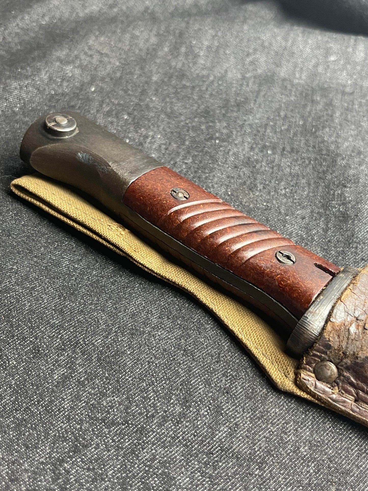 GERMAN WW2 WEHRMACHT LATE 1944 CARL EICKHORN S84/98 3RD PATTERN COMBAT BAYONET DOUBLE DIGIT W/ 'BREAD BAG' FROG FACTORY MATCHED