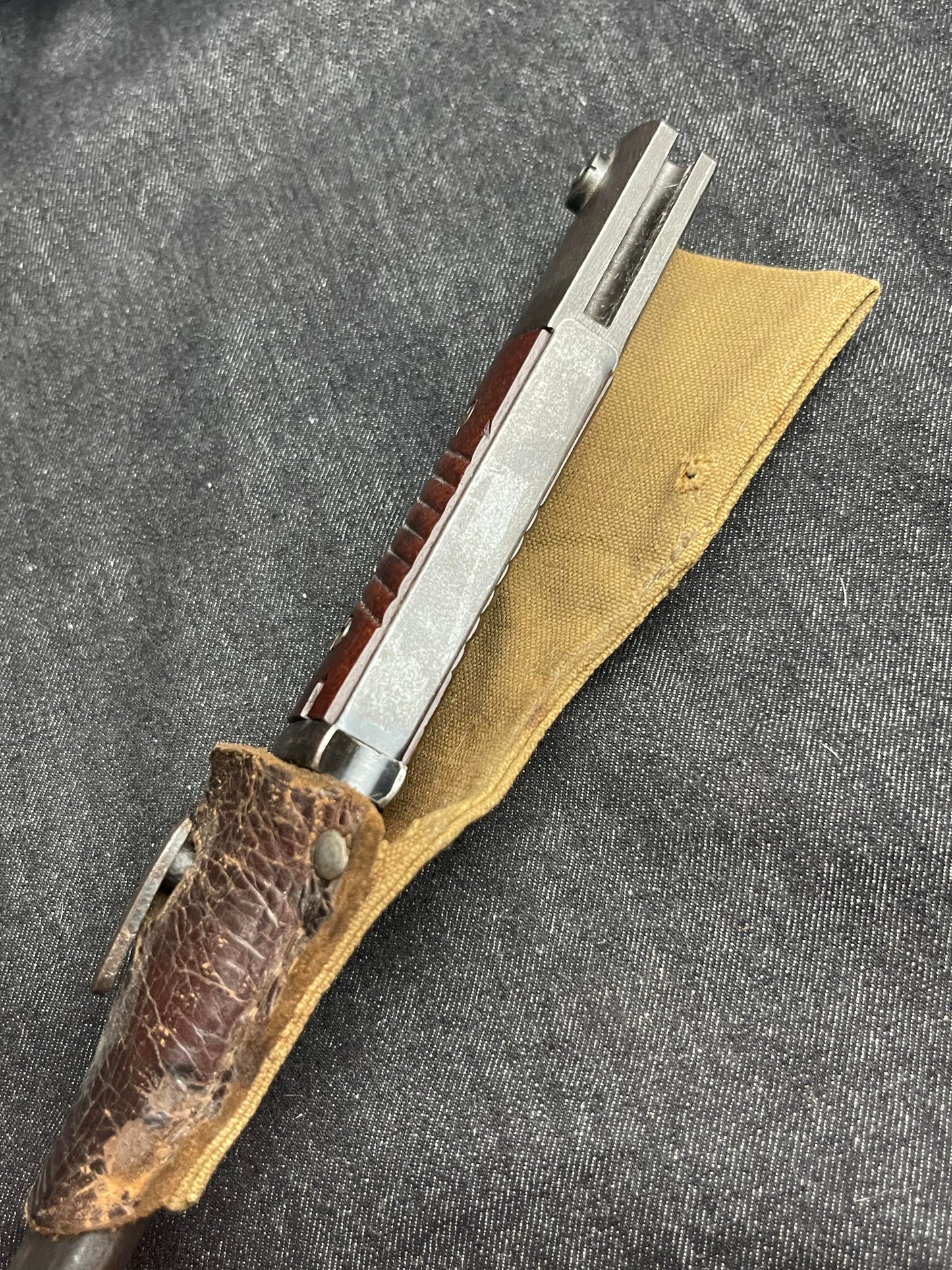 GERMAN WW2 WEHRMACHT LATE 1944 CARL EICKHORN S84/98 3RD PATTERN COMBAT BAYONET DOUBLE DIGIT W/ 'BREAD BAG' FROG FACTORY MATCHED