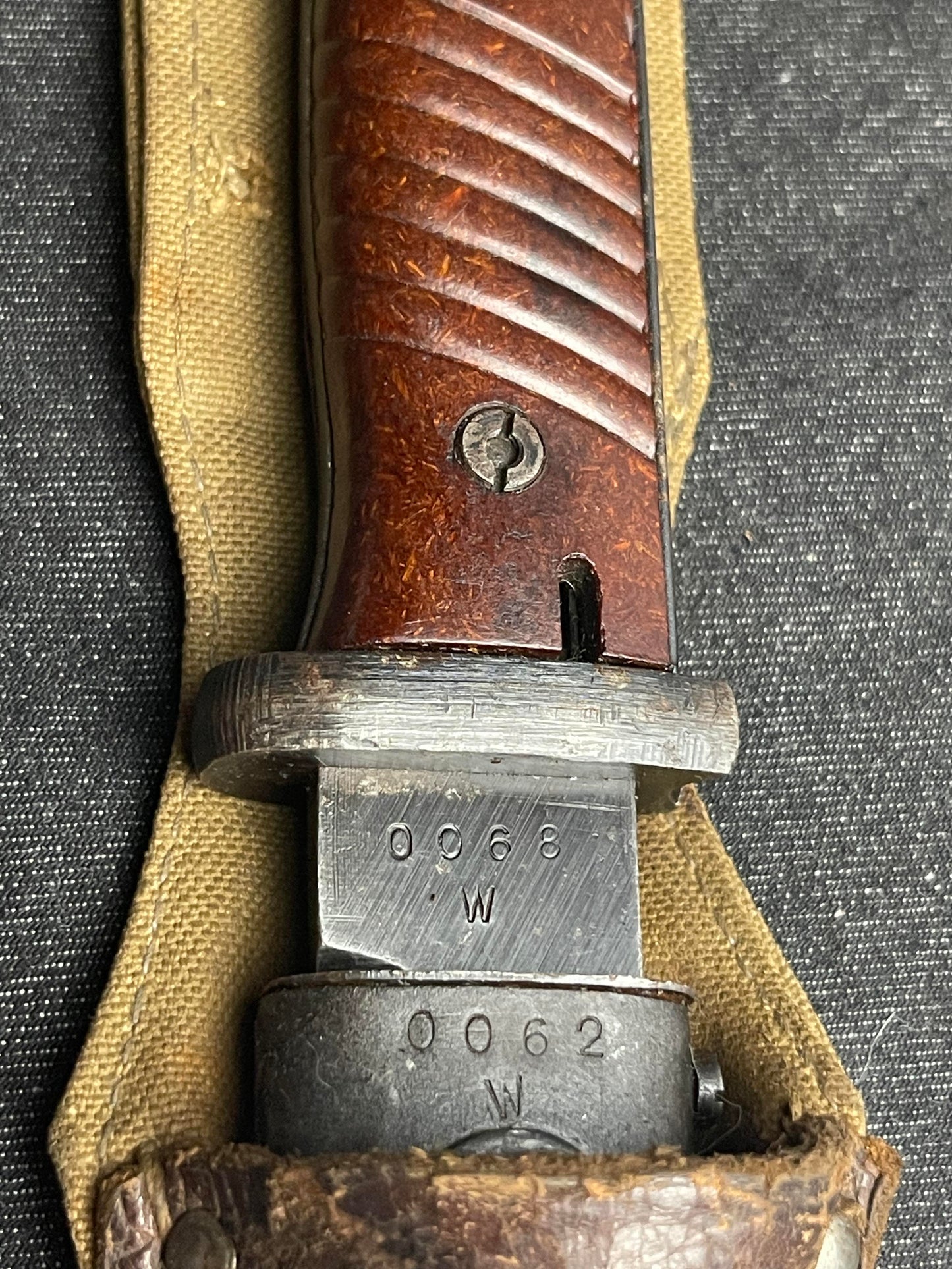 GERMAN WW2 WEHRMACHT LATE 1944 CARL EICKHORN S84/98 3RD PATTERN COMBAT BAYONET DOUBLE DIGIT W/ 'BREAD BAG' FROG FACTORY MATCHED