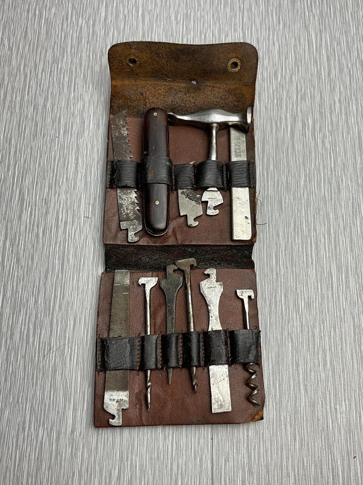 GERMAN WW2 SAPPER FOLDING LEATHER TOOL POUCH D.R.G.M. COMPLETE