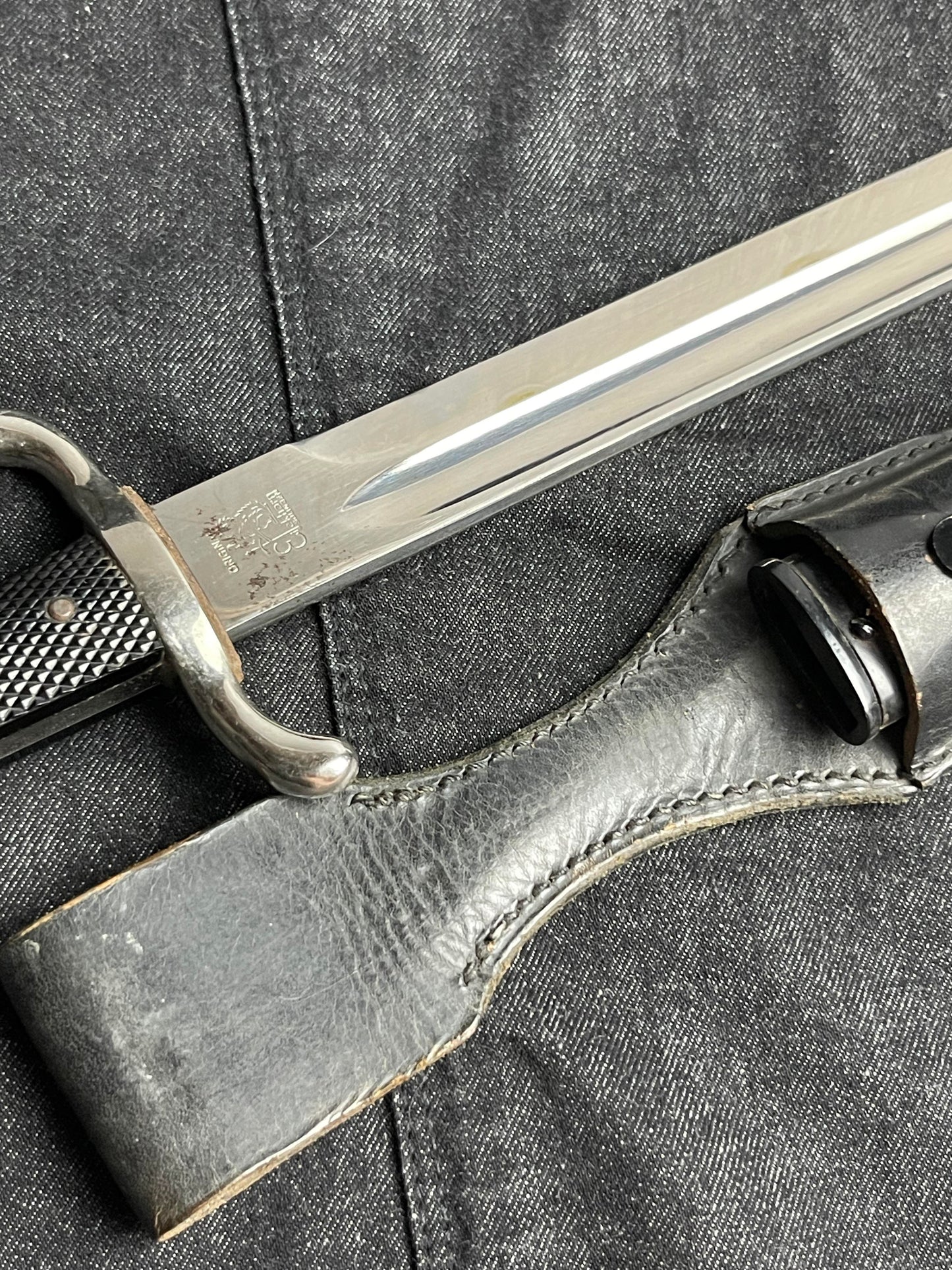 GERMAN WW2 FEUERSCHUTZ LONG DRESS BAYONET BY CARL EICKHORN W/ FROG
