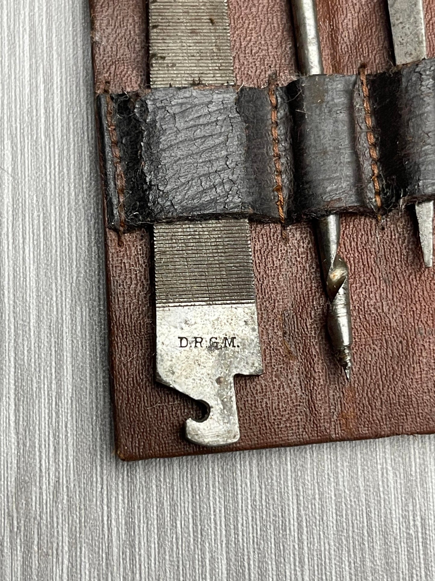 GERMAN WW2 SAPPER FOLDING LEATHER TOOL POUCH D.R.G.M. COMPLETE