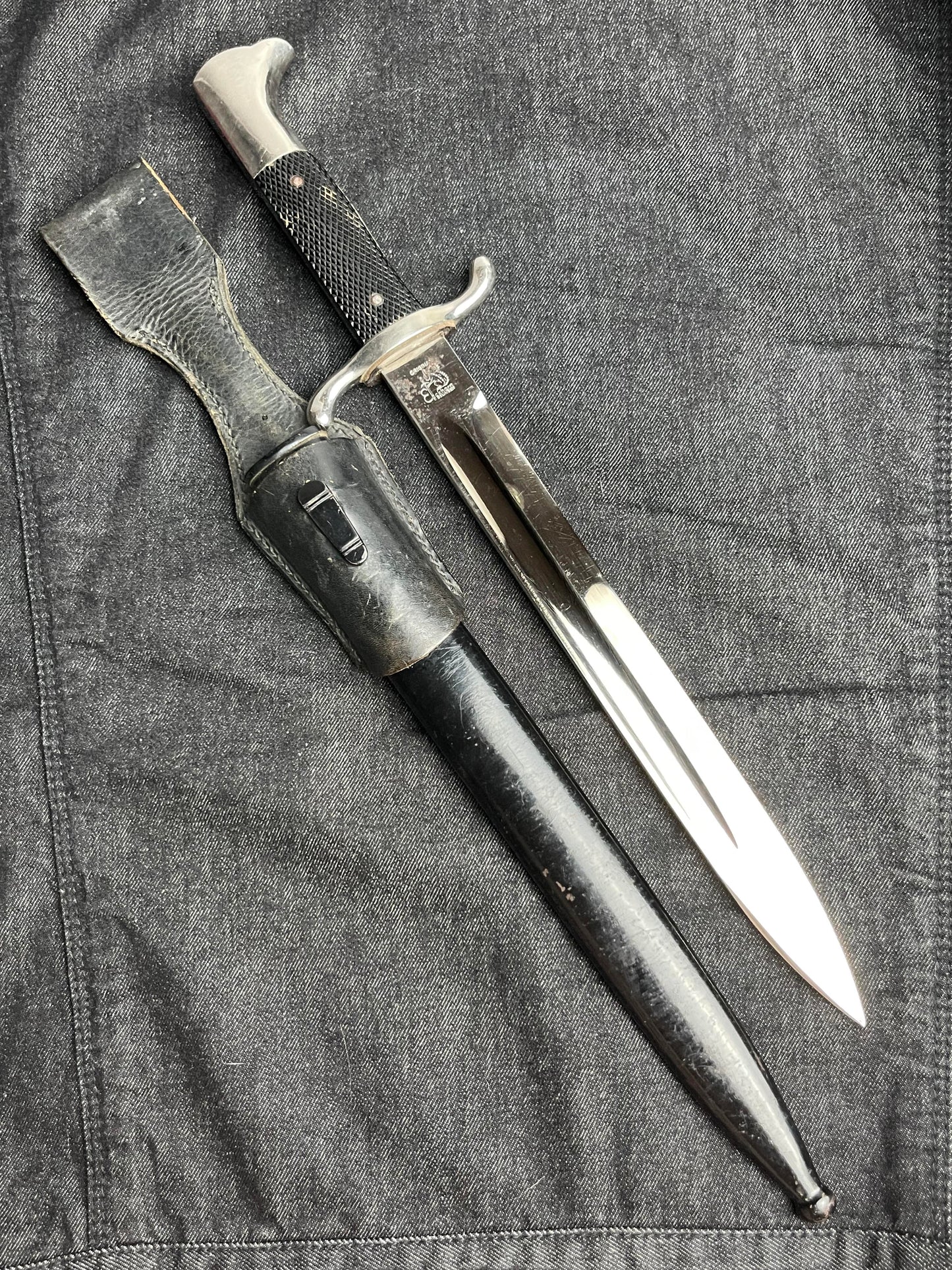 GERMAN WW2 FEUERSCHUTZ LONG DRESS BAYONET BY CARL EICKHORN W/ FROG
