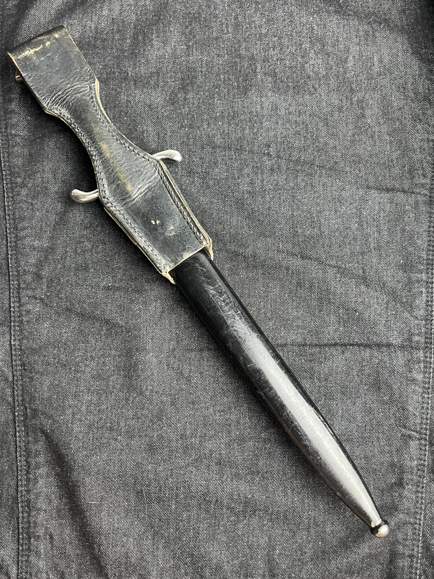 GERMAN WW2 FEUERSCHUTZ LONG DRESS BAYONET BY CARL EICKHORN W/ FROG