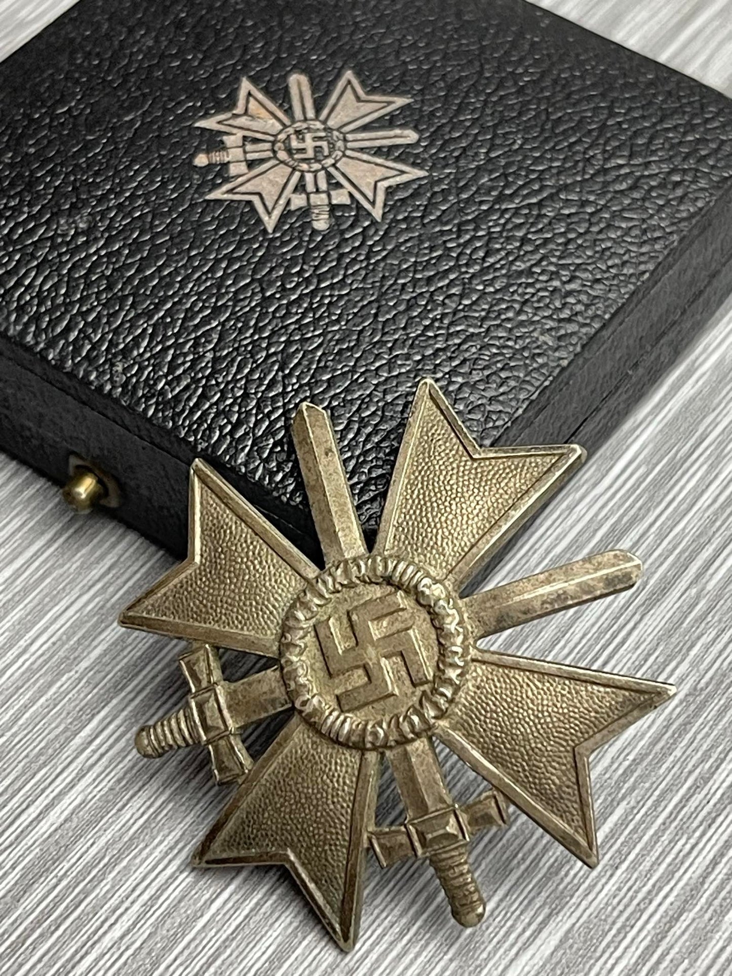 GERMAN WW2 CASED WAR MERIT CROSS FIRST CLASS WITH SWORDS BY DESCHLER
