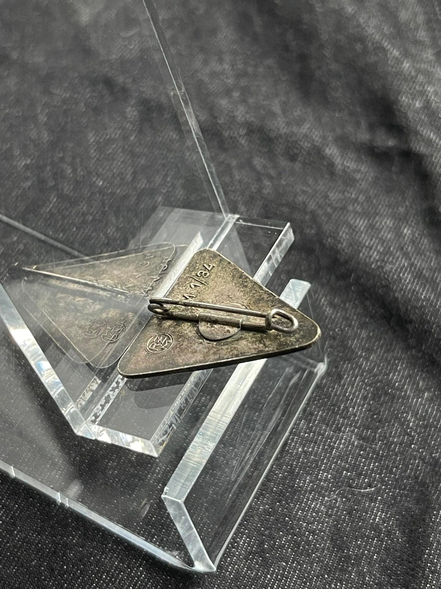 GERMAN WW2 "DEUTSCHES FRAUENWERK" BADGE BY KARL WURSTER