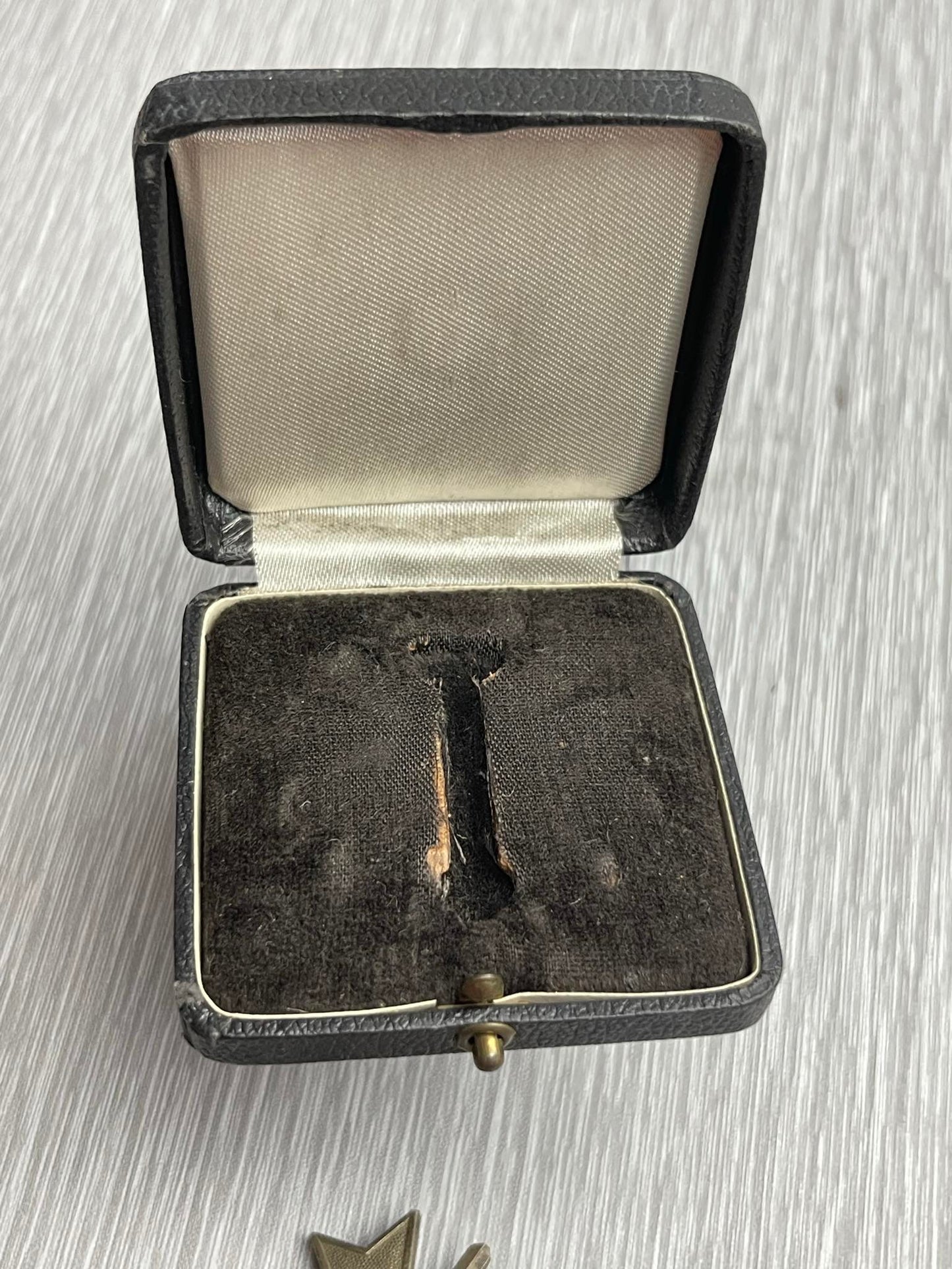 GERMAN WW2 CASED WAR MERIT CROSS FIRST CLASS WITH SWORDS BY DESCHLER