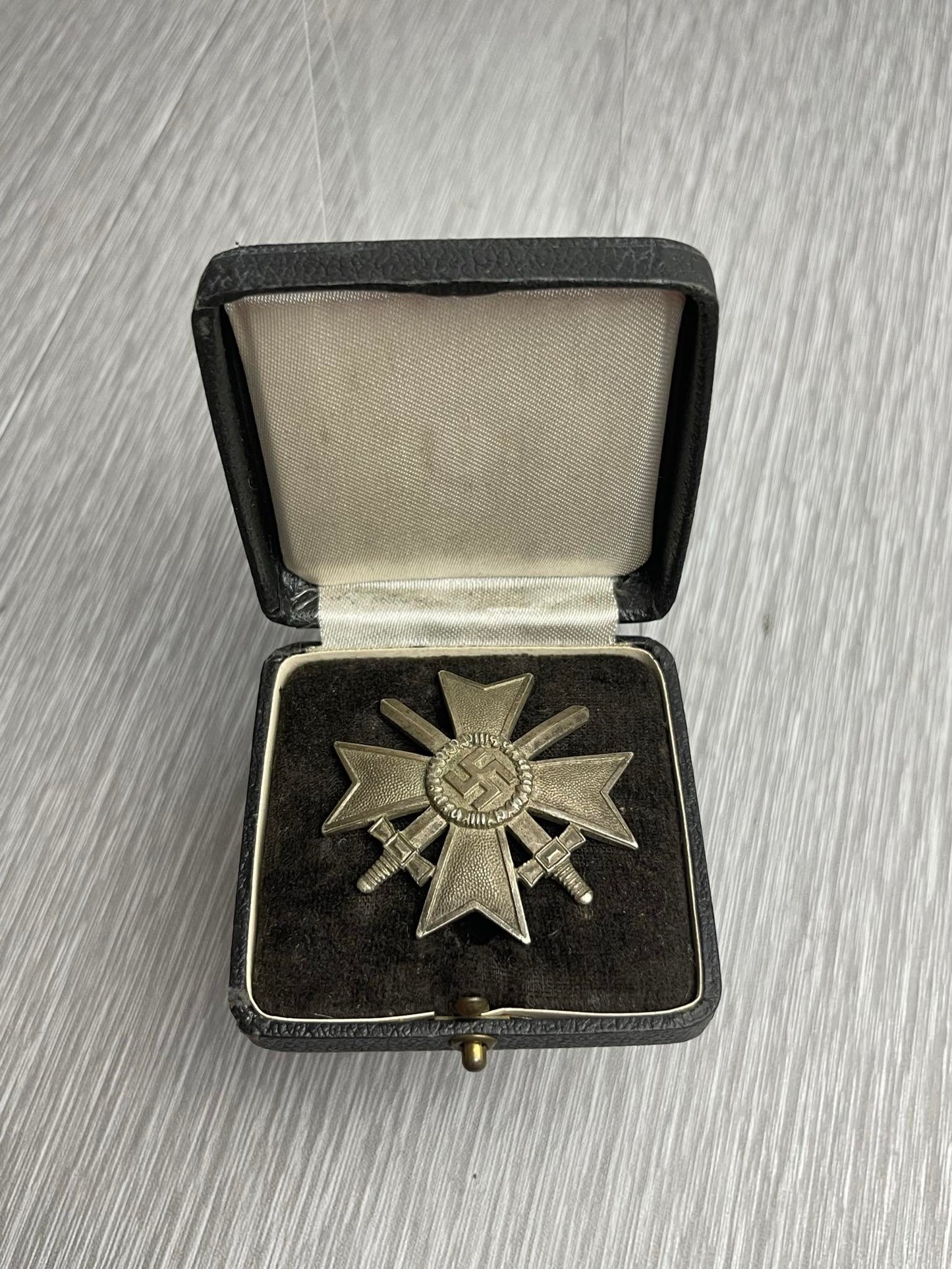 GERMAN WW2 CASED WAR MERIT CROSS FIRST CLASS WITH SWORDS BY DESCHLER