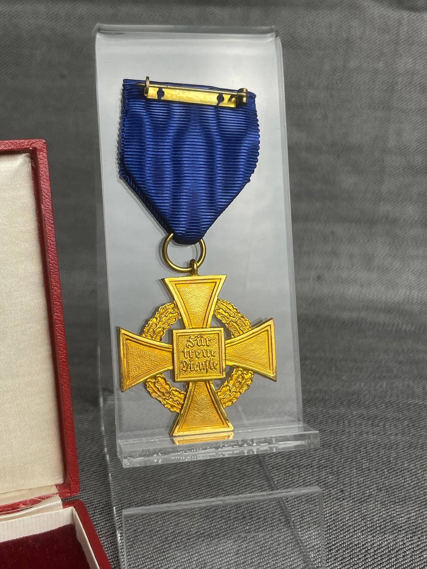 GERMAN WW2 40 - YEAR CIVIL SERVICE FAITHFUL MEDAL W/ ISSUE CASE BY DESCHLER