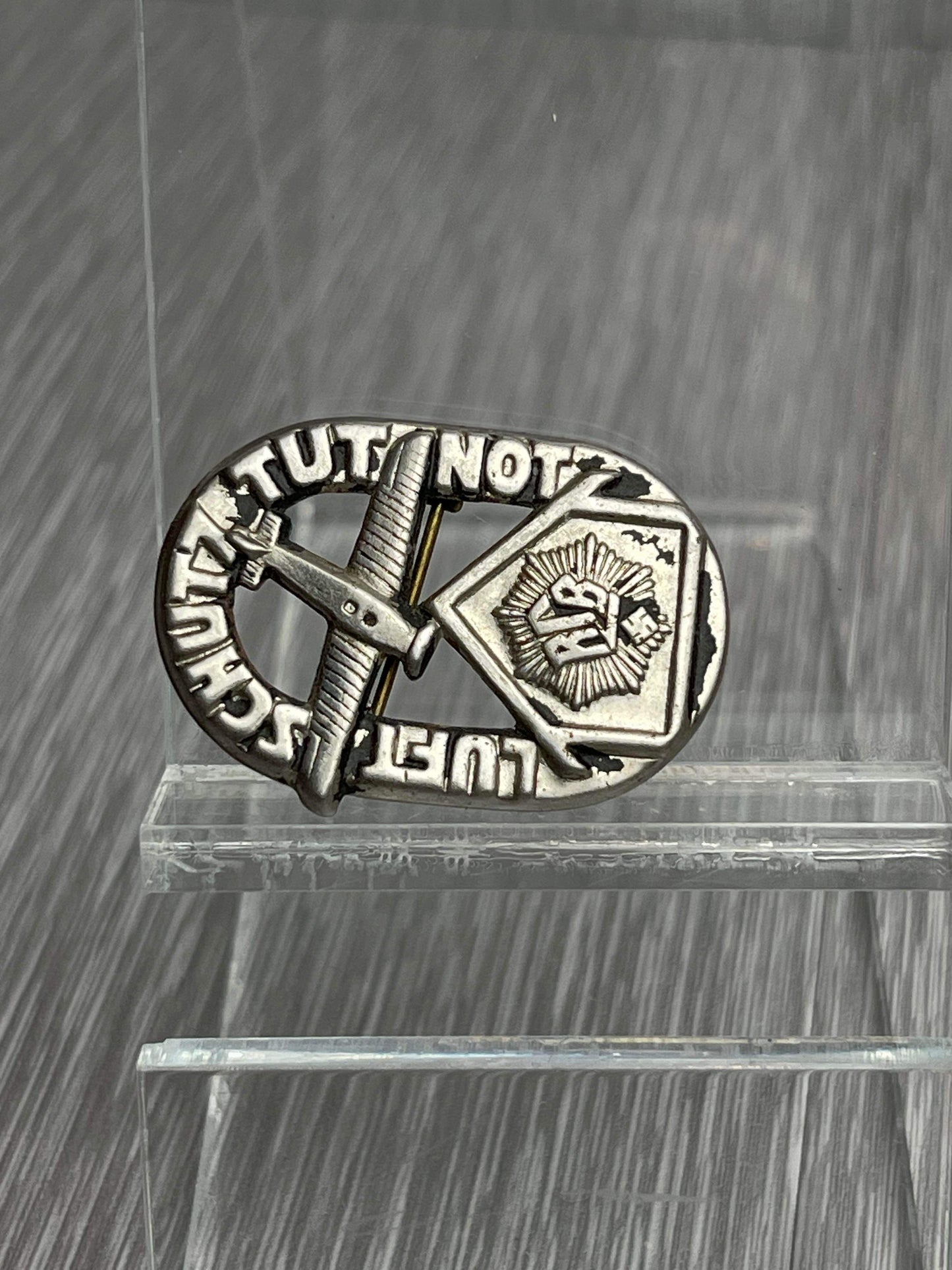 GERMAN WW2 RLB "LUFTSCHUTZ TUT NOT" TINNIE