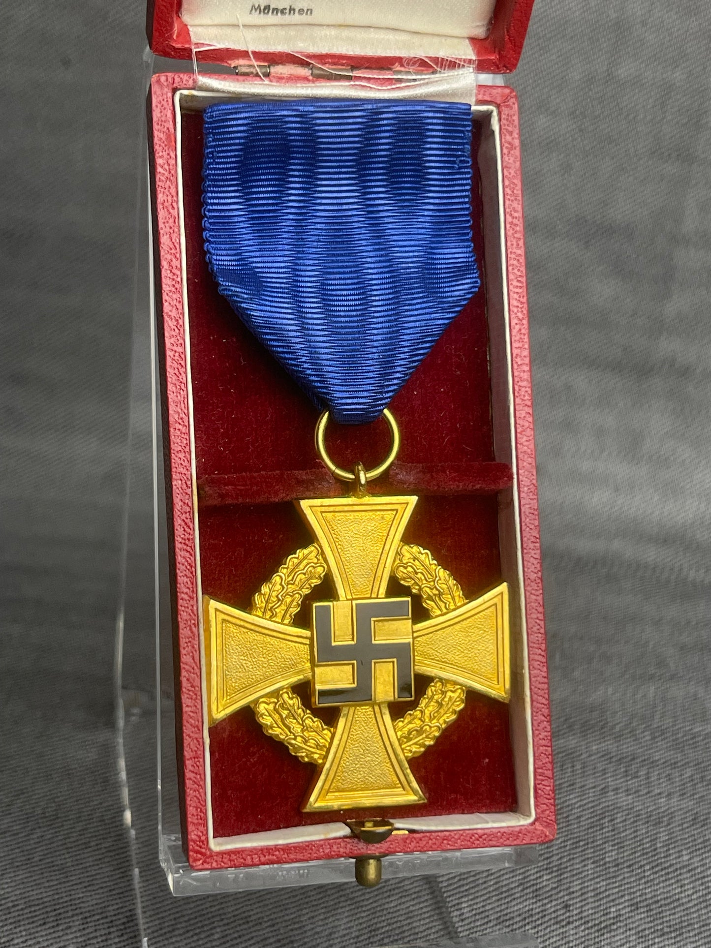 GERMAN WW2 40 - YEAR CIVIL SERVICE FAITHFUL MEDAL W/ ISSUE CASE BY DESCHLER