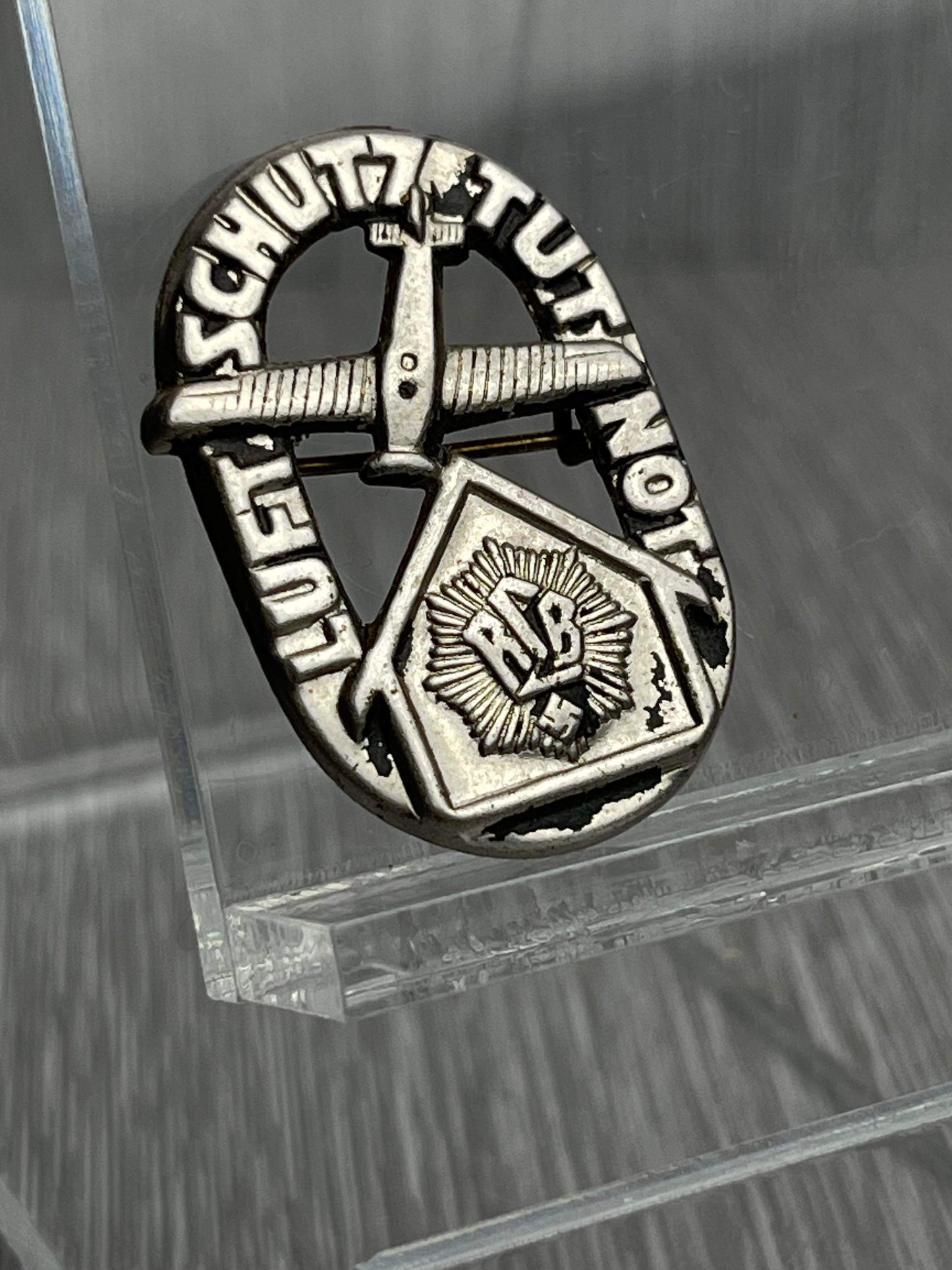 GERMAN WW2 RLB "LUFTSCHUTZ TUT NOT" TINNIE