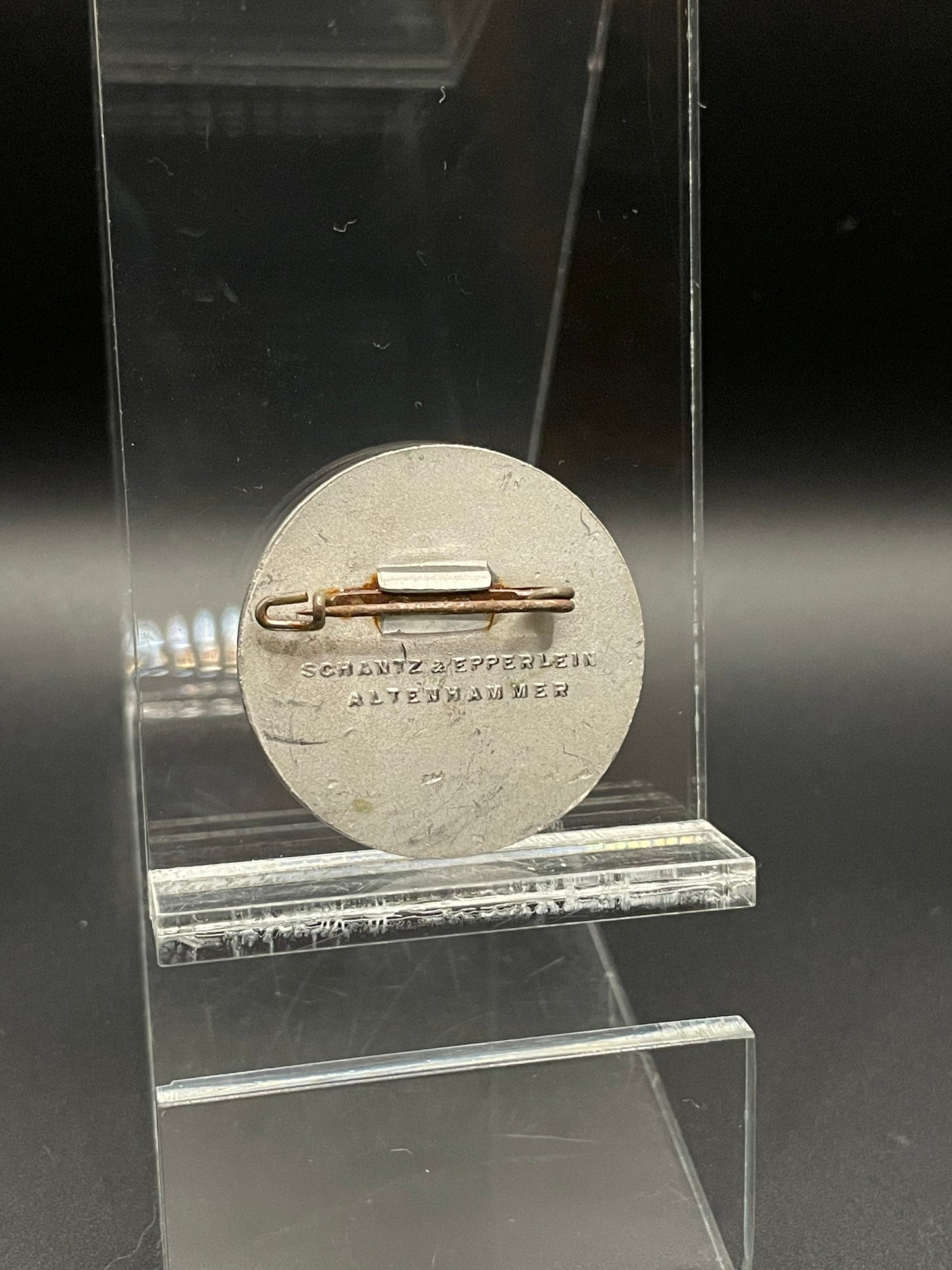 GERMAN PRE WW2 1936 MAY 1ST TAG DER ARBEIT BADGE BY SCHANTZ & EPPERLEIN, ALTENHAMMER