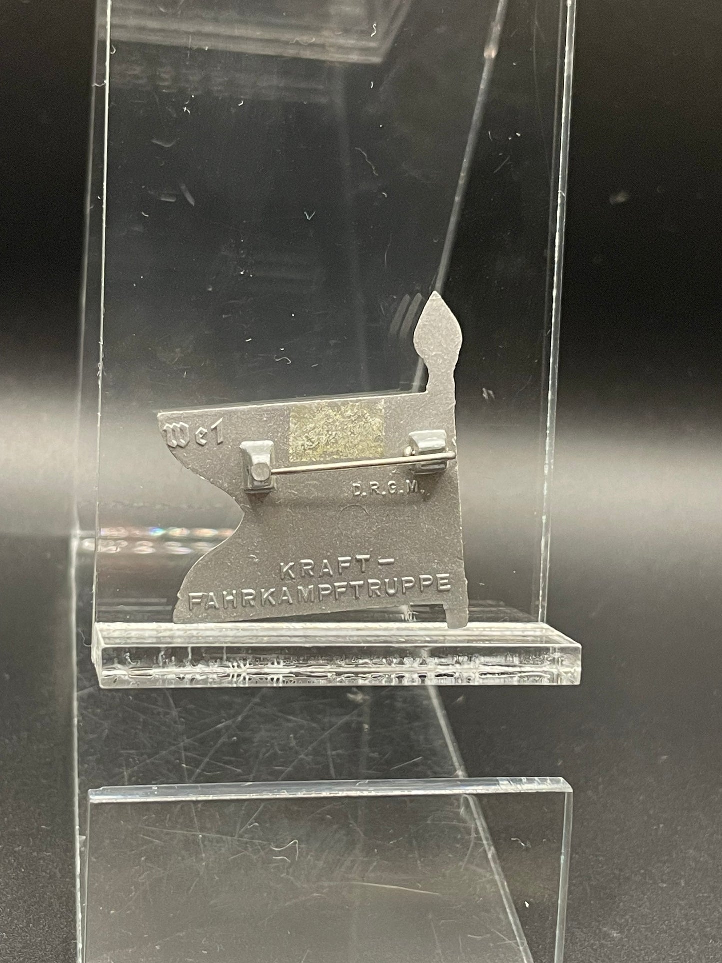 GERMAN WW2 WHW PANZER KRAFT-FAHRKAMPFTRUPPE TINNIE DRGM MARKED “WE1”