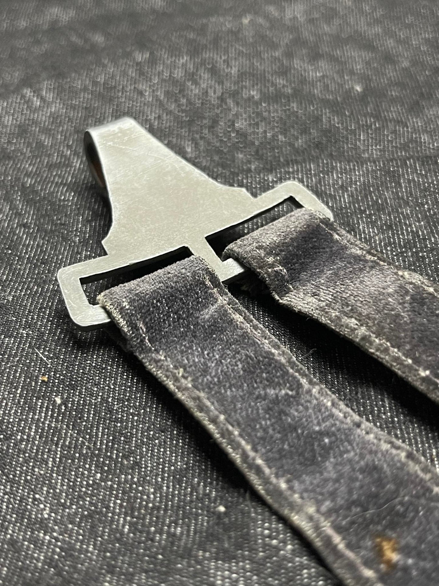 GERMAN WW2 LUFTWAFFE 2ND MODEL DAGGER HANGERS