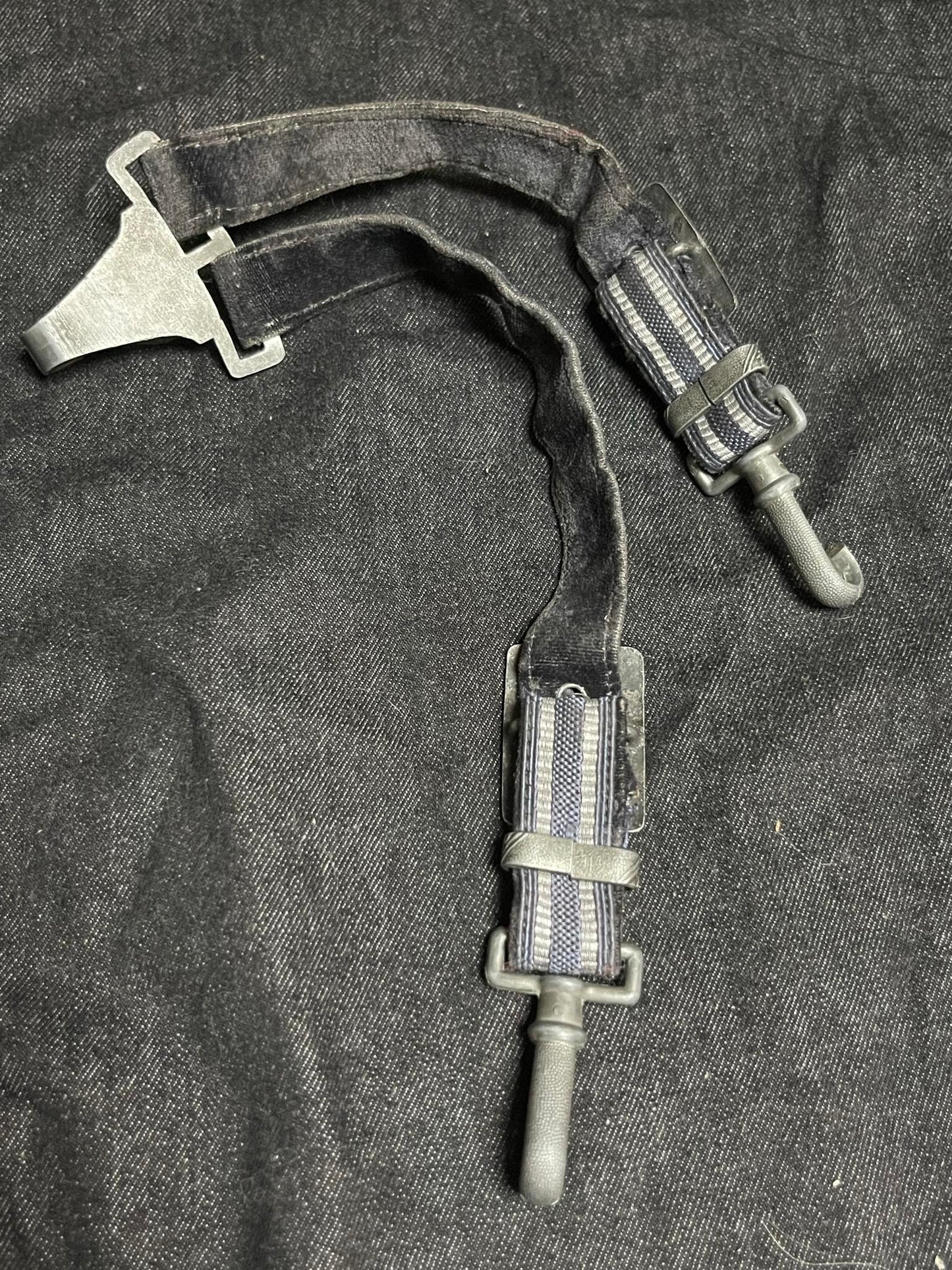 GERMAN WW2 LUFTWAFFE 2ND MODEL DAGGER HANGERS