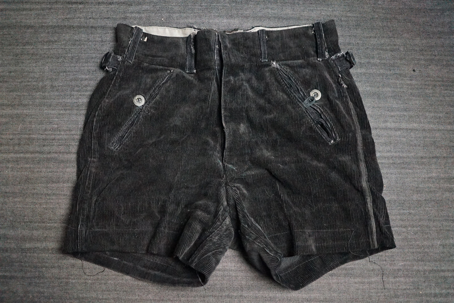 GERMAN WW2 HITLER JUGEND DEUTSCHE JUNGVOLK HJ/DJ BLACK CORDUROY SHORTS RARE