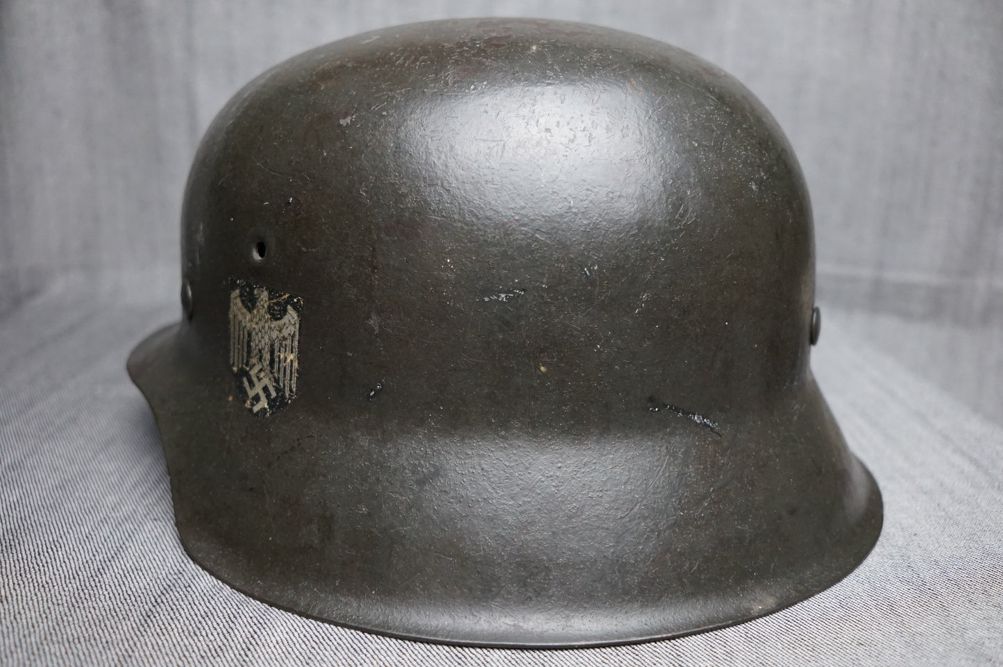 GERMAN WW2 HEER M42 SINGLE DECAL HELMET E.T. 68 W/ CHINSTRAP STUNNER!