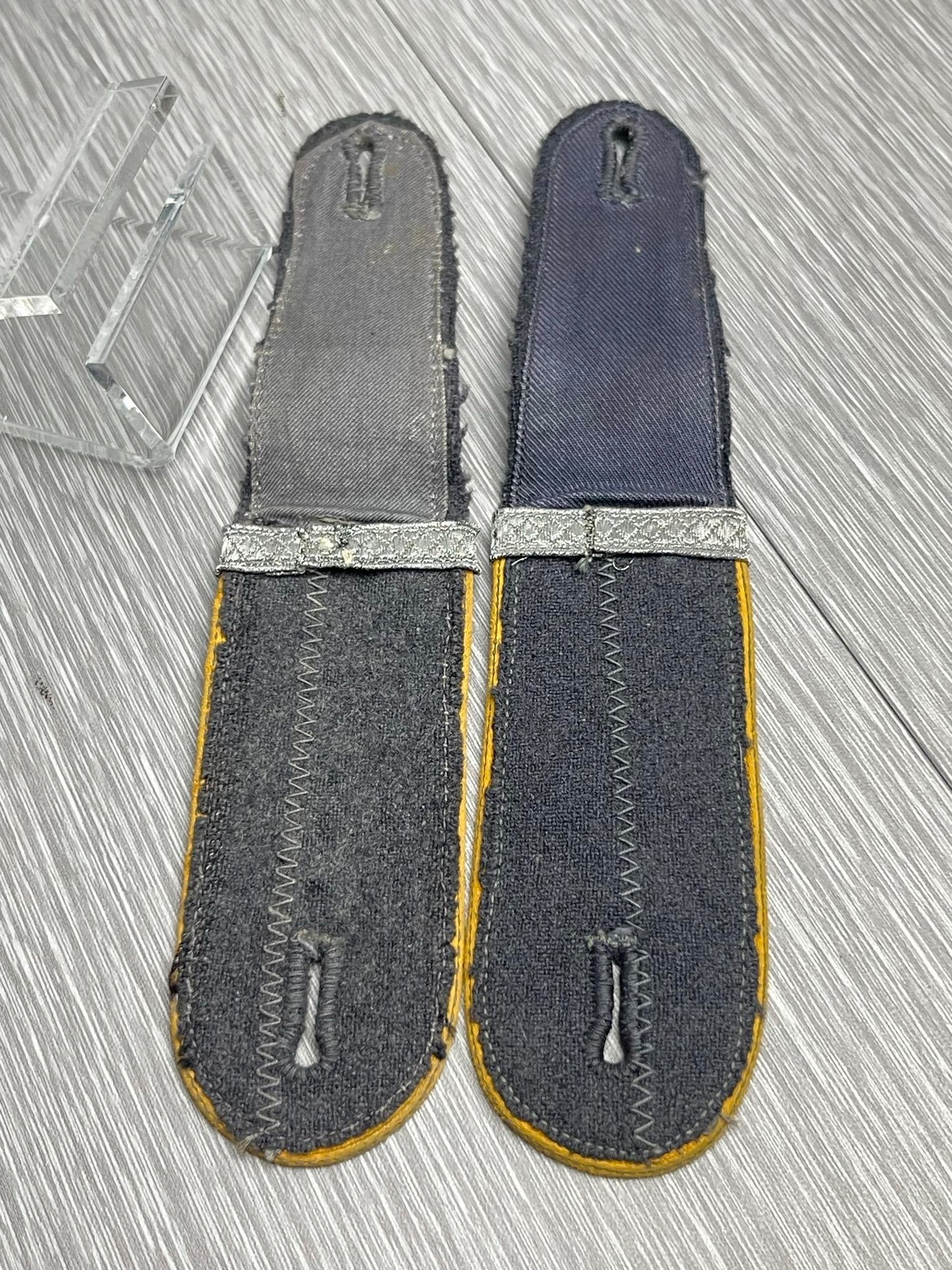 GERMAN WW2 EARLY LUFTWAFFE FLIEGER/FALLSCHIRMJAGER MATCHING SHOULDER STRAPS W/ OFFICER CANDIDATE TRESSE
