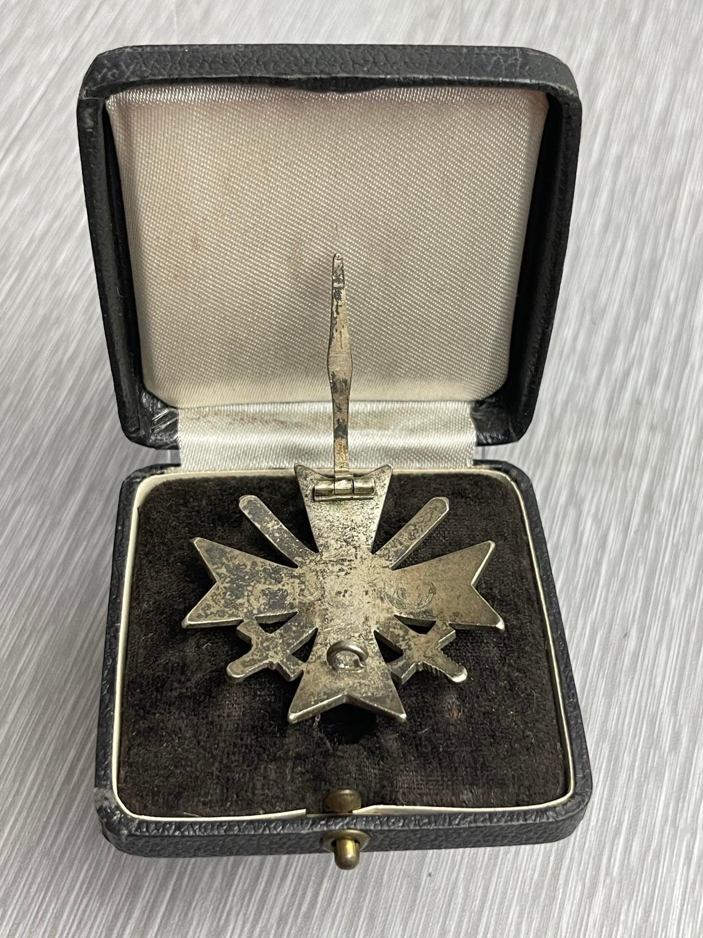 GERMAN WW2 CASED WAR MERIT CROSS FIRST CLASS WITH SWORDS BY DESCHLER