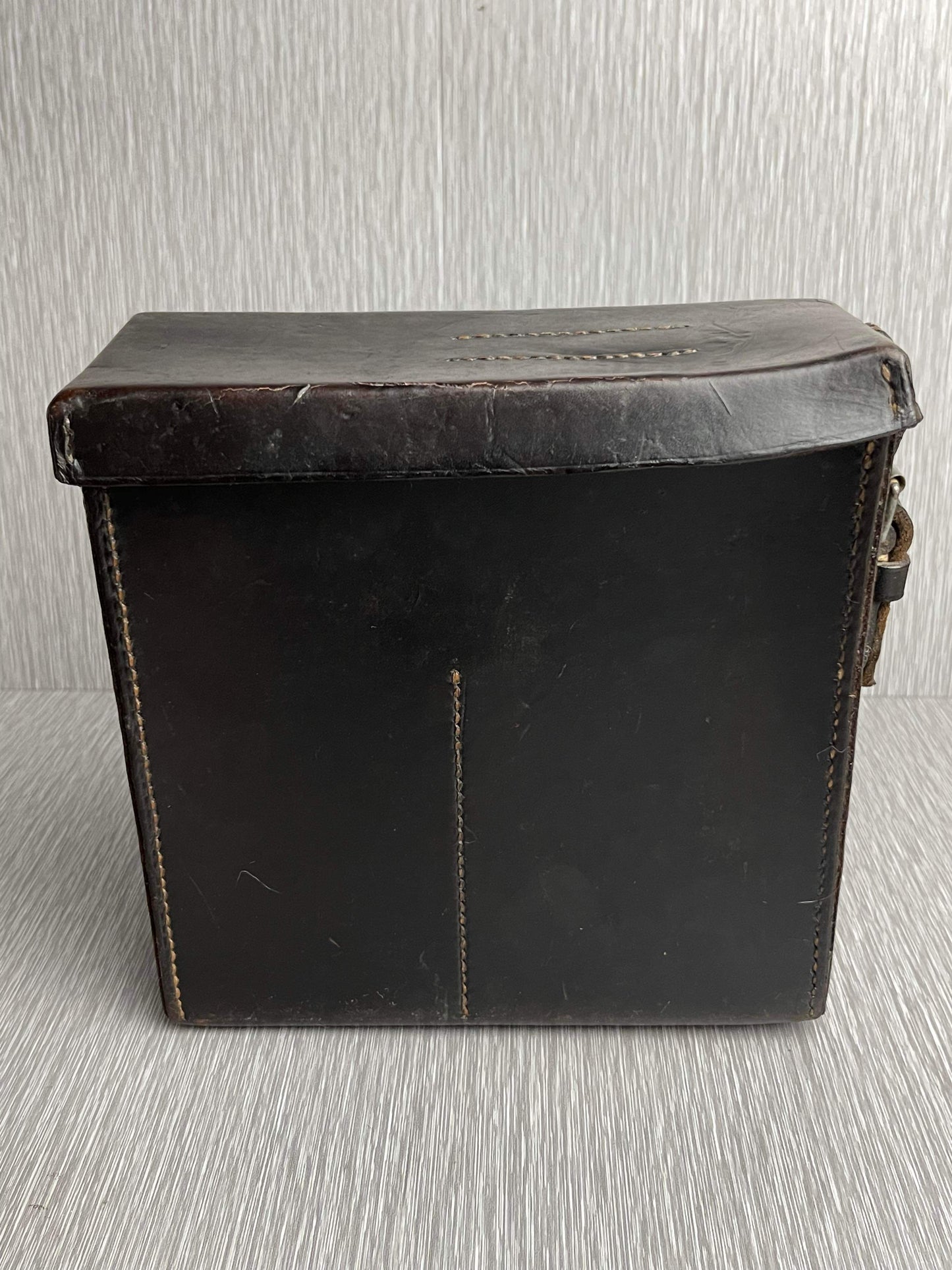 GERMAN WW2 FIELD PHONE BATTERY/COMMUNICATIONS LEATHER BELT POUCH GEBRUDER KLINGE 1940