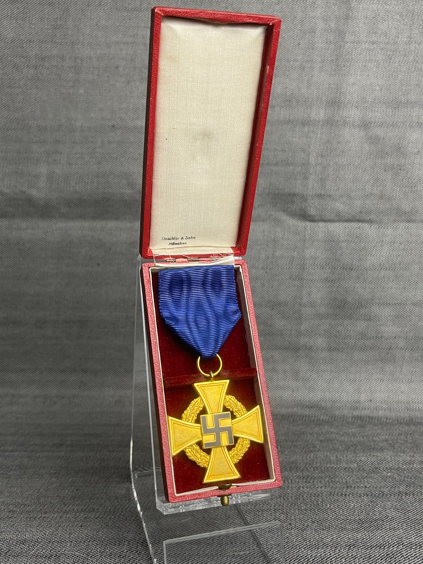 GERMAN WW2 40 - YEAR CIVIL SERVICE FAITHFUL MEDAL W/ ISSUE CASE BY DESCHLER