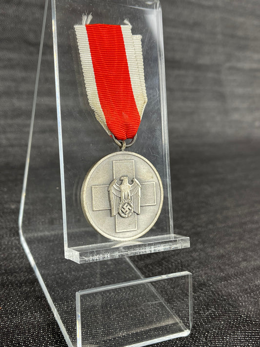 GERMAN WW2 SOCIAL WELFARE MEDAL W/ ORIGINAL RIBBON „EHRENZEICHEN FUR DEUTSCHE  VOLKSPFLEGE 4”