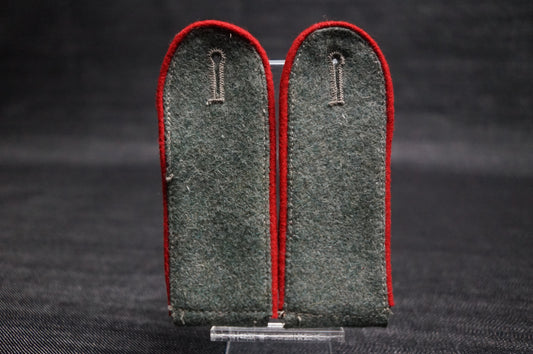 GERMAN WW2 HEER ARTILLERY EM MATCHING SHOULDER STRAPS