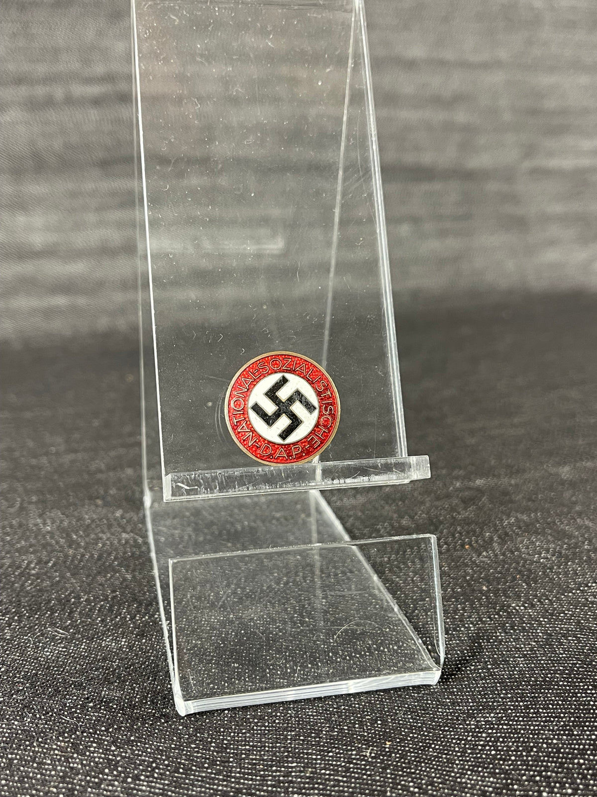 GERMAN WW2 NSDAP PARTY BADGE RZM M1/93 BY GOTTLIEB FRIEDRICH KECK & SOHN, PFORZHEIM