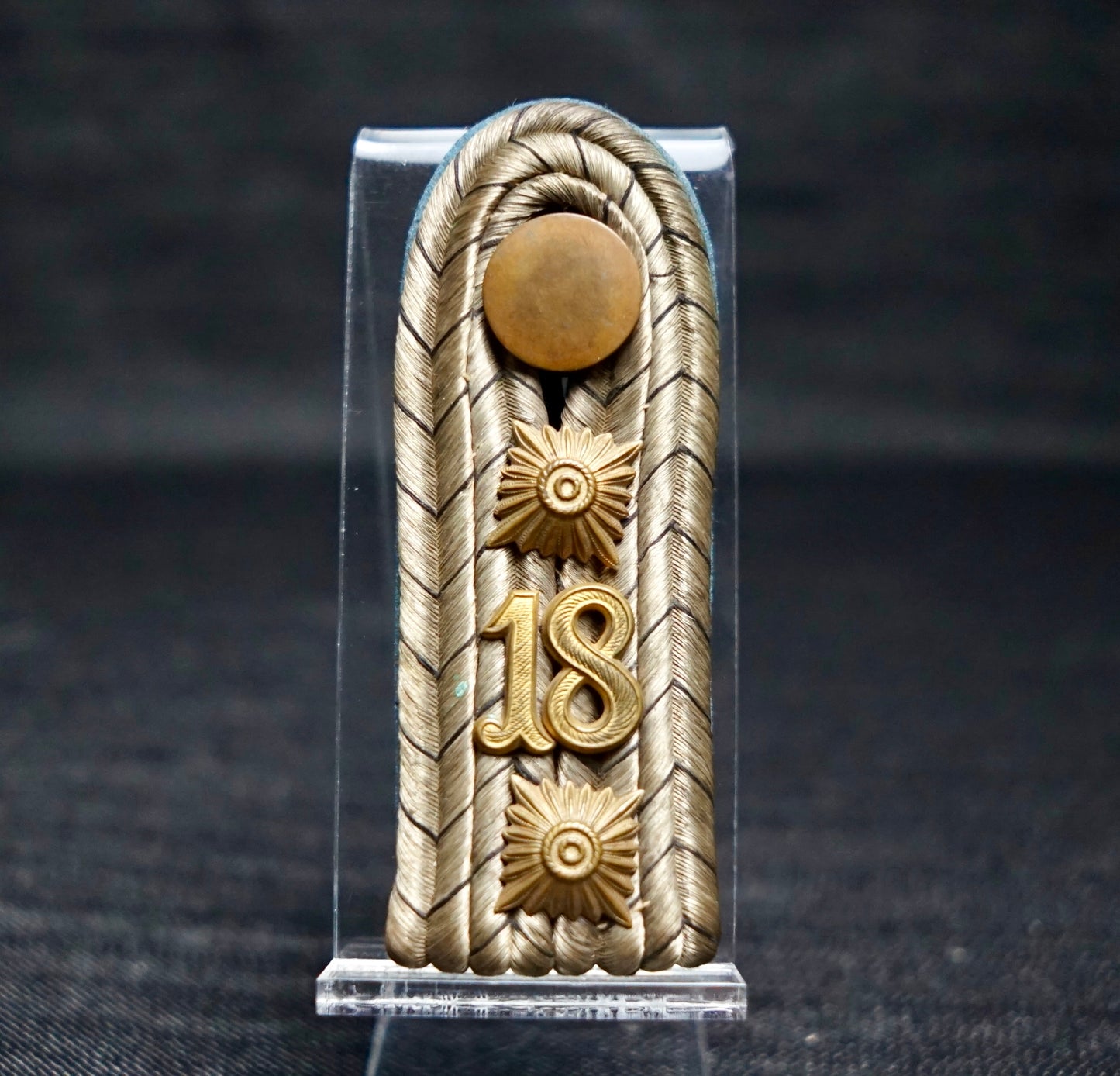 IMPERIAL GERMAN 18TH PRUSSIAN DRAGOON REGIMENT OBERLEUTNANT SHOULDER BOARD