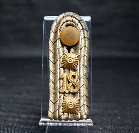 IMPERIAL GERMAN 18TH PRUSSIAN DRAGOON REGIMENT OBERLEUTNANT SHOULDER BOARD