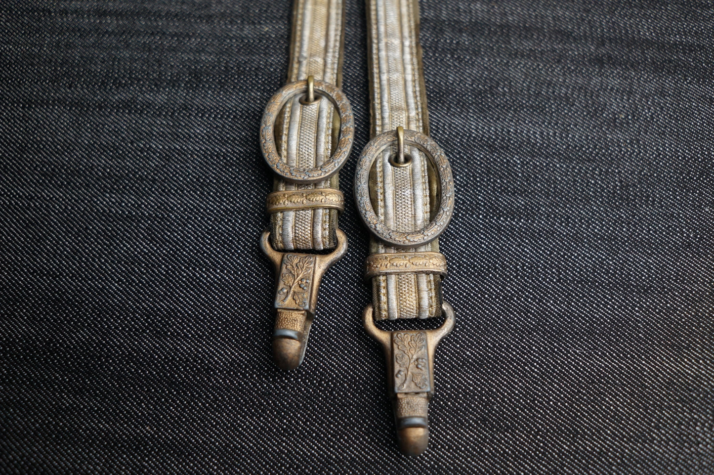 GERMAN WW2 HEER GENERAL DAGGER HANGERS