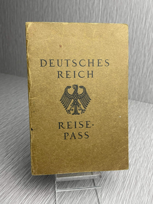 GERMAN WW2 DEUTSCHES REICH 'REISEPASS' GLOGAU RESIDENT