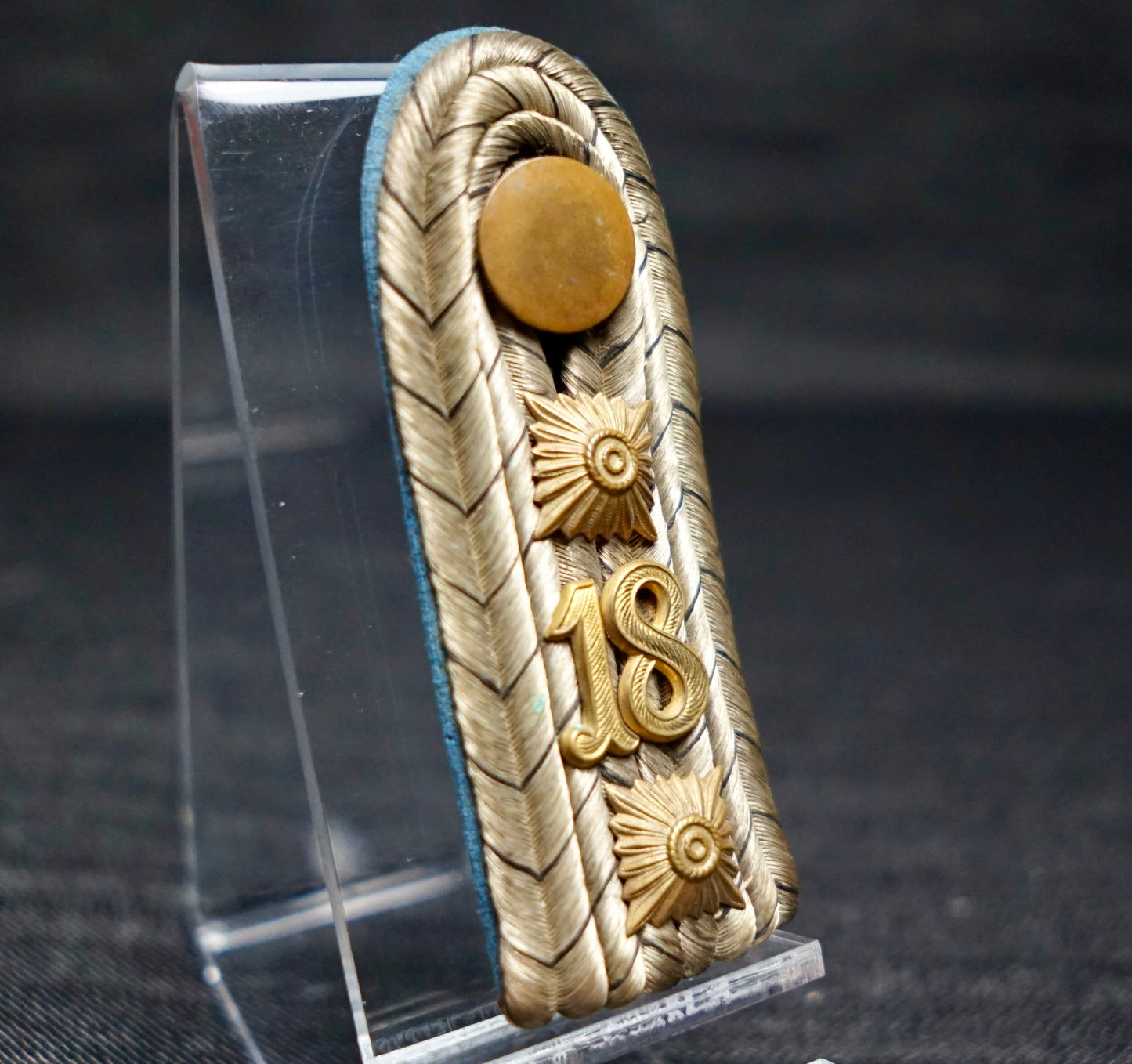 IMPERIAL GERMAN 18TH PRUSSIAN DRAGOON REGIMENT OBERLEUTNANT SHOULDER BOARD