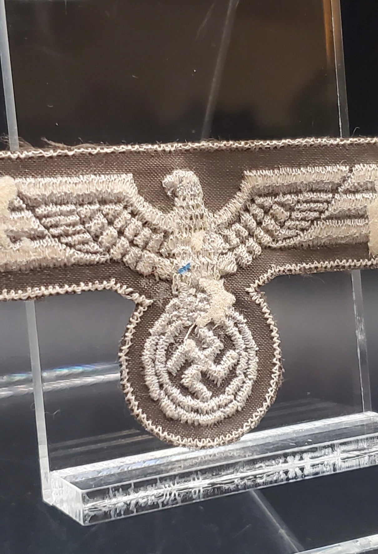 GERMAN WW2 HEER BREAST EAGLE LATE VARIANT UNISSUED & ALBUM REMOVED