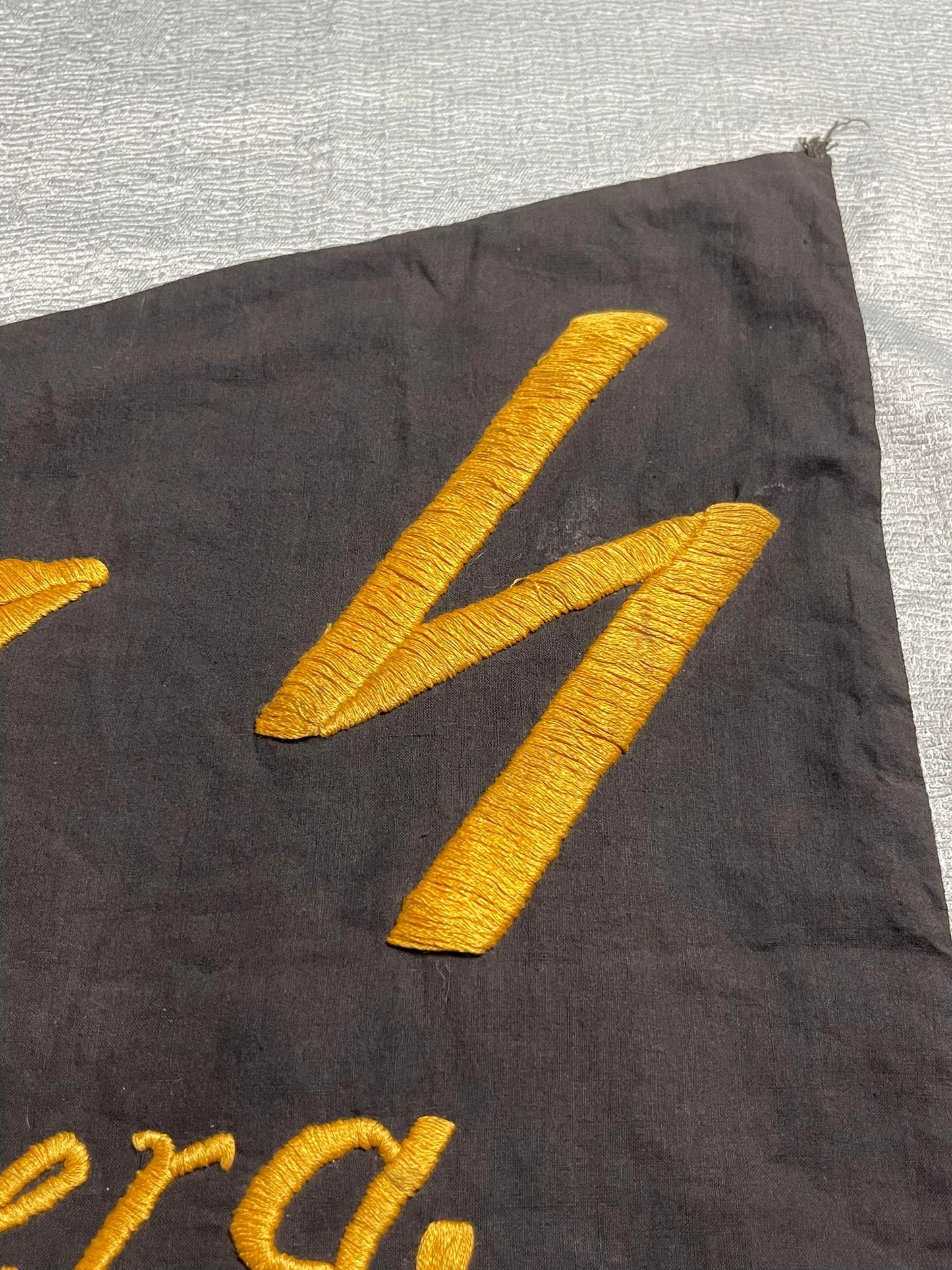 GERMAN WW2 LARGE DEUTSCHE JUNGMADELBUND (JM) PENNANT OF ALTENBAMBERG