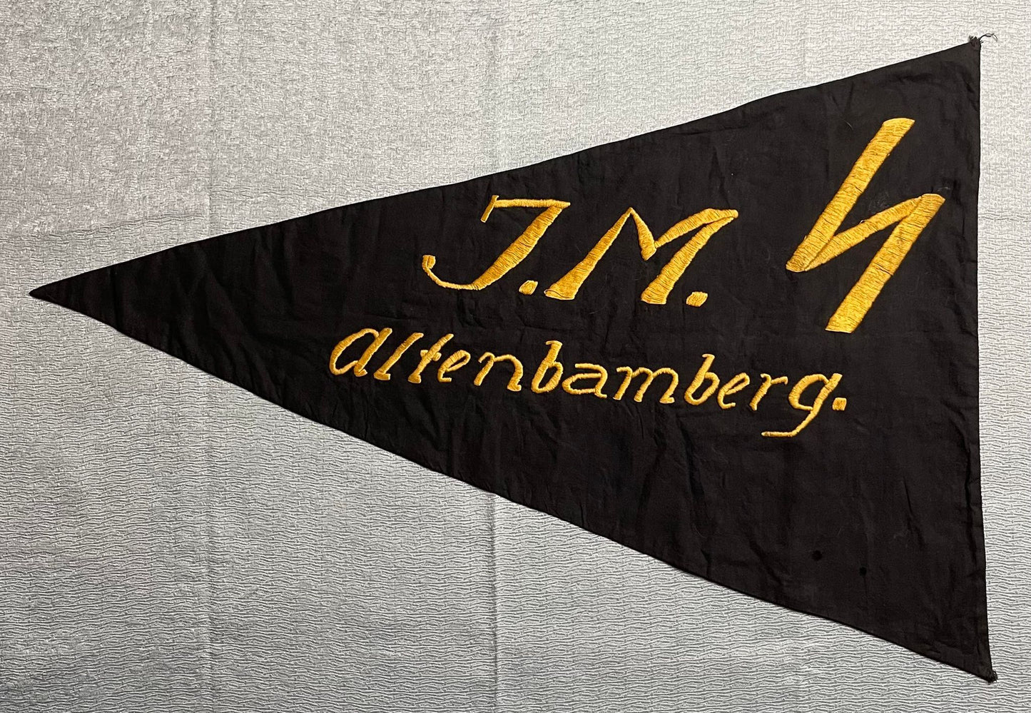 GERMAN WW2 LARGE DEUTSCHE JUNGMADELBUND (JM) PENNANT OF ALTENBAMBERG