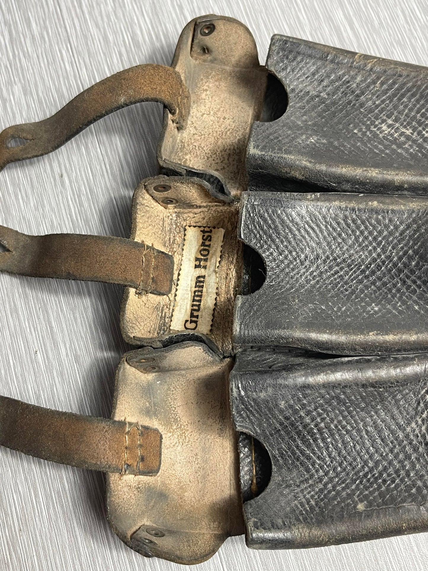GERMAM WW2 LATE TYPE NAMED K98 RIFLE AMMUNITION POUCH