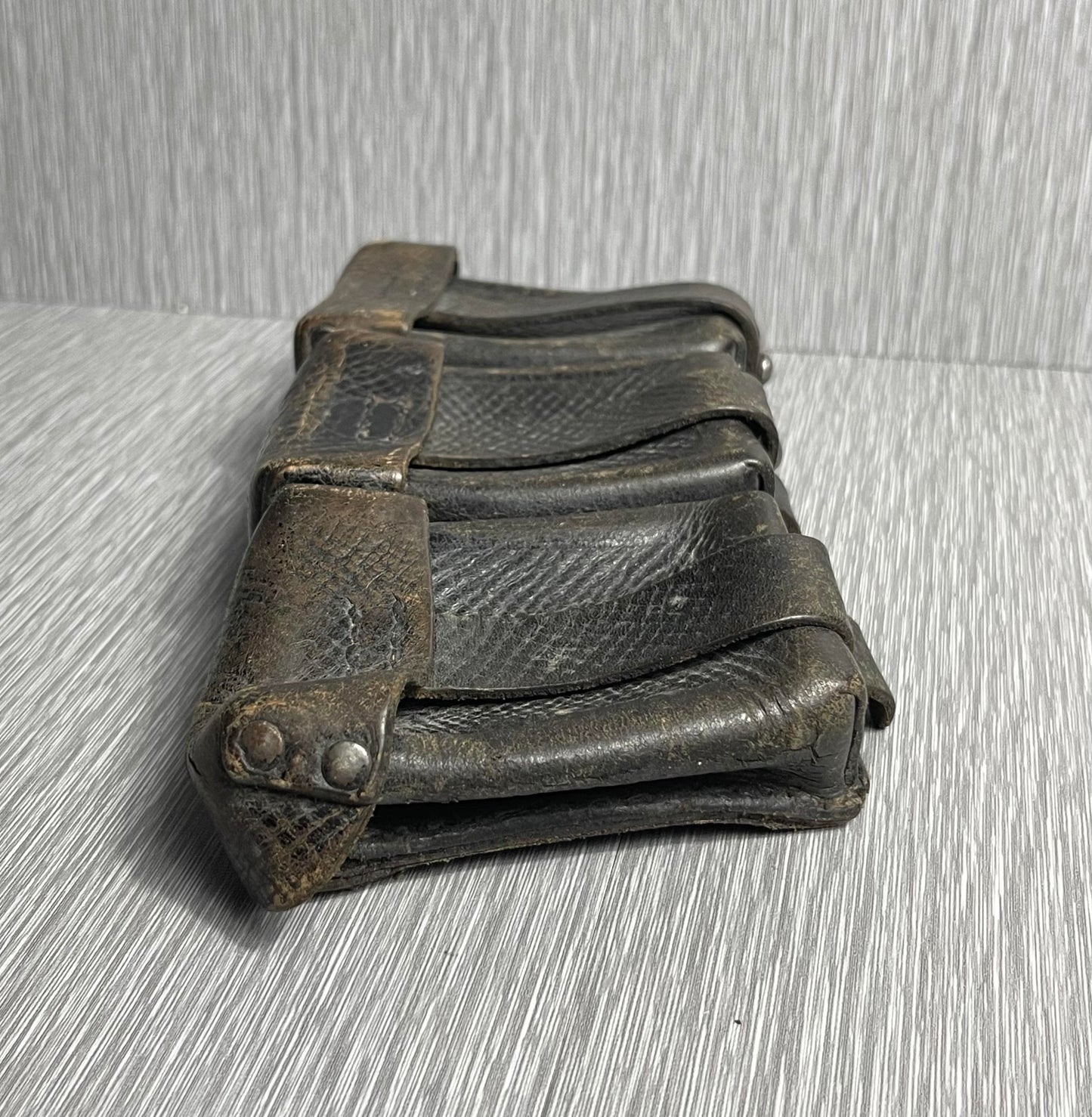 GERMAM WW2 LATE TYPE NAMED K98 RIFLE AMMUNITION POUCH