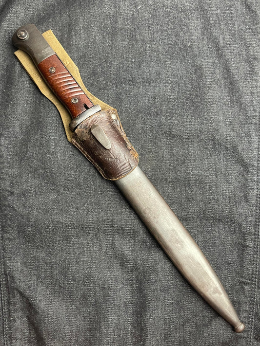 GERMAN WW2 WEHRMACHT LATE 1944 CARL EICKHORN S84/98 3RD PATTERN COMBAT BAYONET DOUBLE DIGIT W/ 'BREAD BAG' FROG FACTORY MATCHED