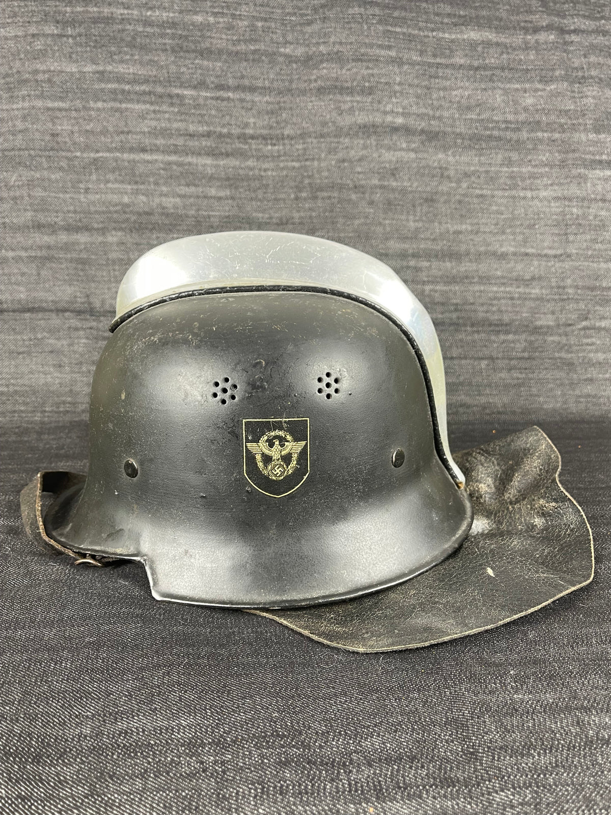 STUNNING GERMAN WW2 FIRE BRIGADE DOUBLE DECAL HELMET W/ ORIGINAL COMB LINER CHINSTRAP AND NECK PROTECTION