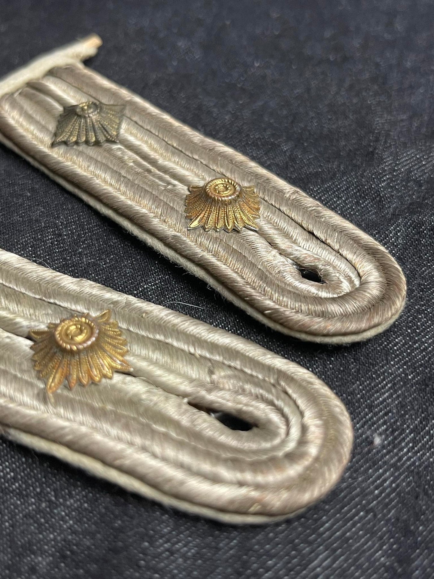 GERMAN WW2 KRIEGSMARINE OFFICER SUMMER UNIFORM SHOULDER BOARDS