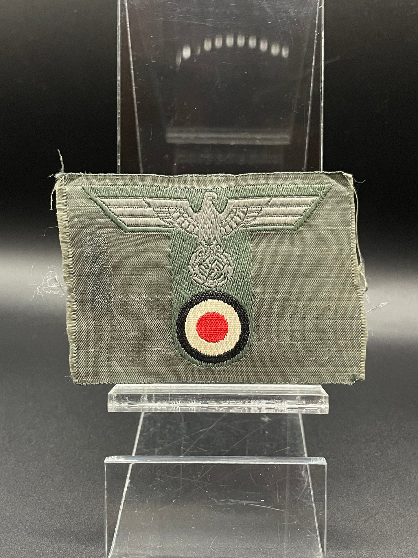 GERMAN WW2 HEER M40 TRAPEZOID “T” EAGLE CAP INSIGNIA IN BEVO UNISSUED