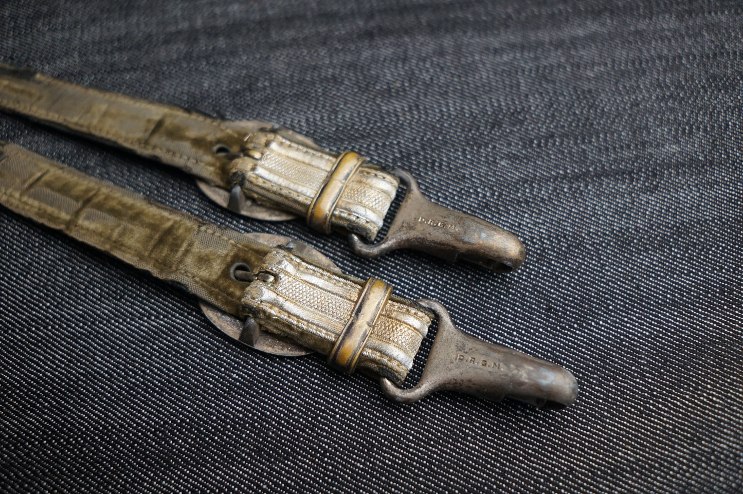 GERMAN WW2 HEER GENERAL DAGGER HANGERS